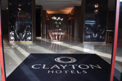 Clayton Hotel Chiswick entrance